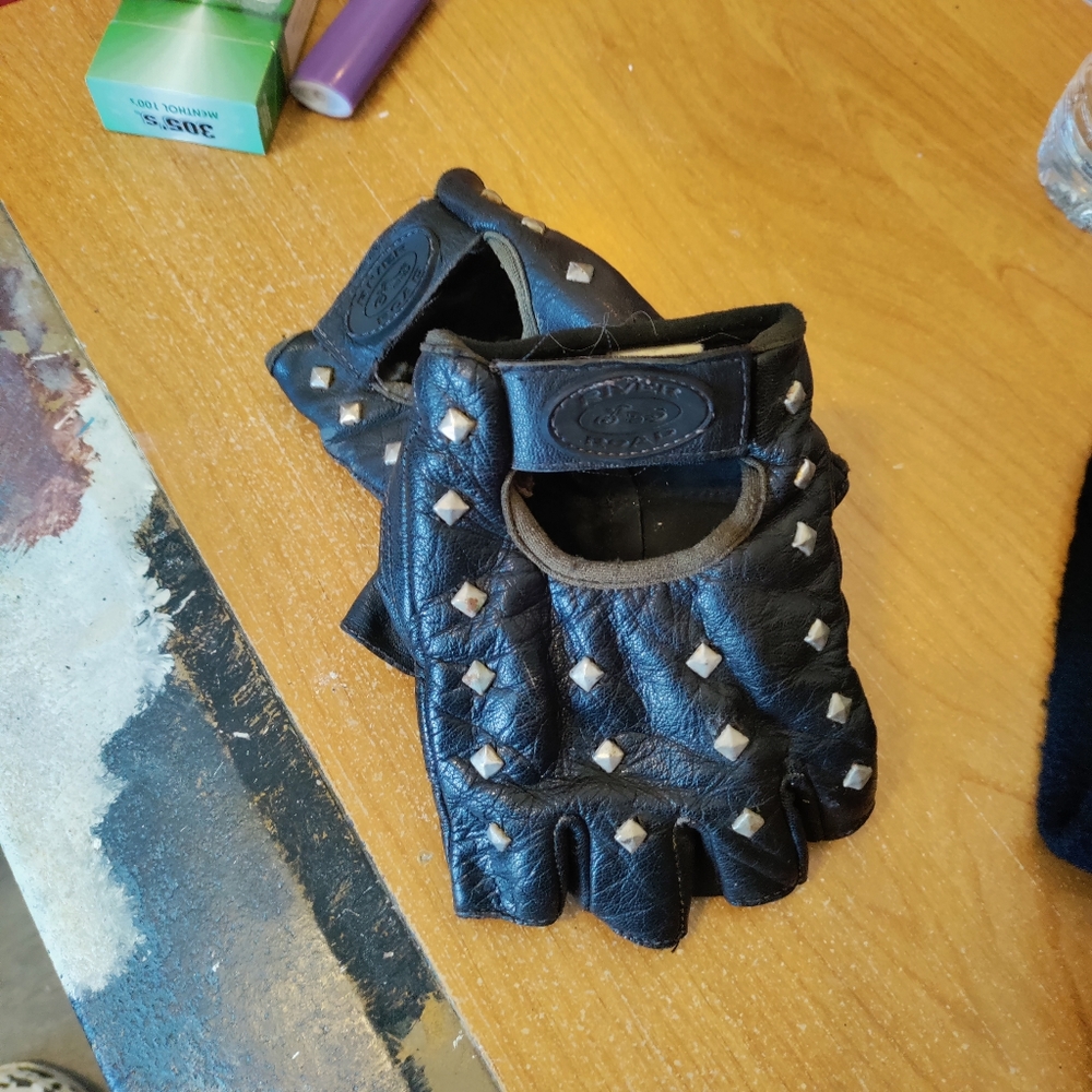 Harley-Davidson studded fingerless gloves